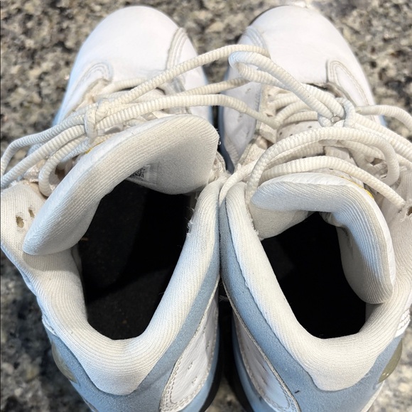 Jordan 13s Kids Sneakers in White and Blue - Picture 9 of 16